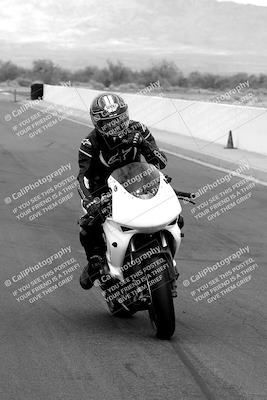 media/Mar-20-2023-Moto Forza (Mon) [[d0bbc59e78]]/Around the Pits/